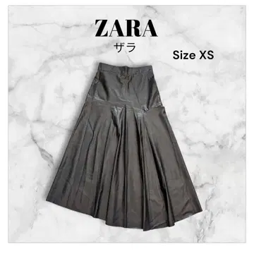 컨디션 최상 [ ZARA ] 자라 인조 가죽 플레어 스커트 XS 블랙
