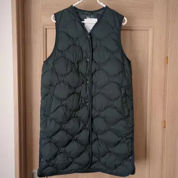 새상품 유니클로 울트라 라이트 다운 롱 베스트 다크 그린 S