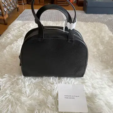 kurashi&Trips 블랙 가죽 핸드백 지퍼 미사용 새상품