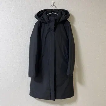 유니클로 하이브리드 다운 블랙 무릎 기장 경량 선착순