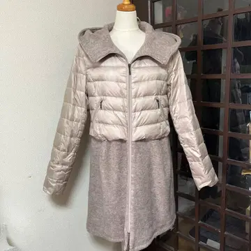 [ 미사용 새상품 ] 후드 부착 베이지 다운 자켓