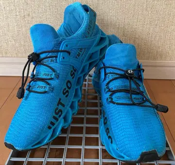 TM WILL 5,400 lbs 스니커즈