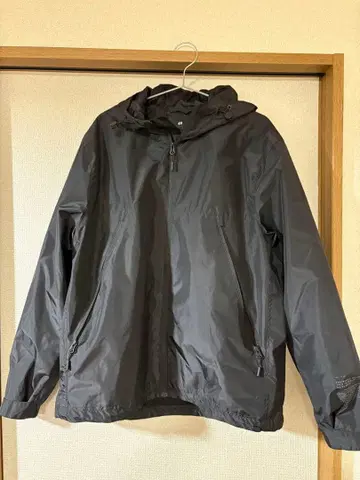 엔지니어드 테크웨어 후드 부착 나일론 자켓 H&M