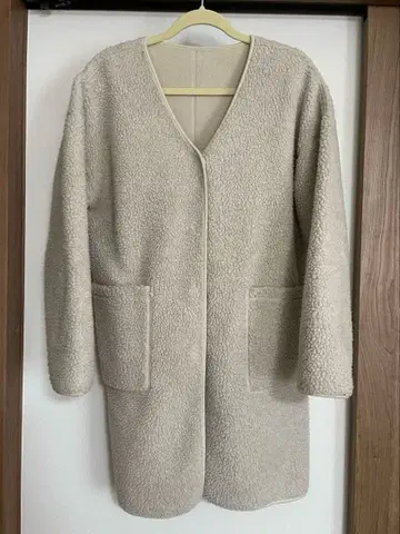 niko and - 플리스 보아 리버서블 V넥 자켓 베이지