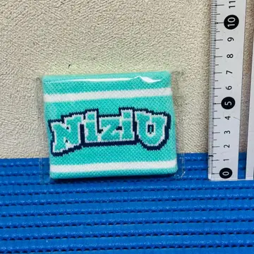 NiziU 마유카 리스트 밴드