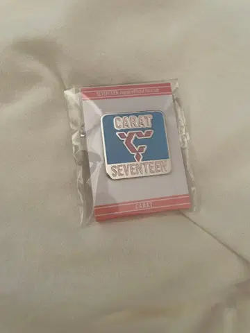 SEVENTEEN CARAT 핀 배지