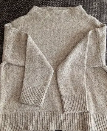 INDIVI 브라운 계열 하이넥 니트 스웨터