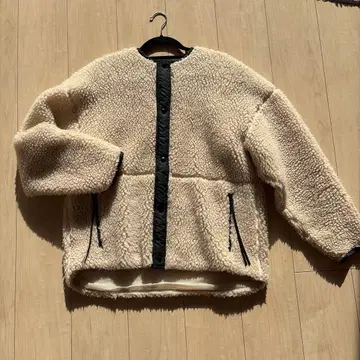 HYKE 플리스 자켓 크림색 사이즈 2