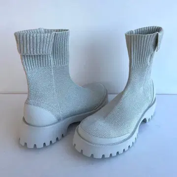 미사용 새상품 emmi atelier eco 니트 부츠 22.5cm