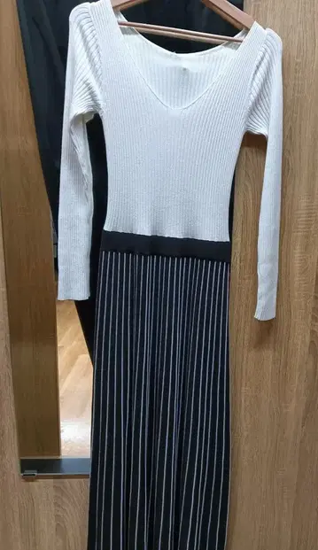 LOVELLESS 화이트 x 블랙 리브 롱 원피스 34 S 사이즈