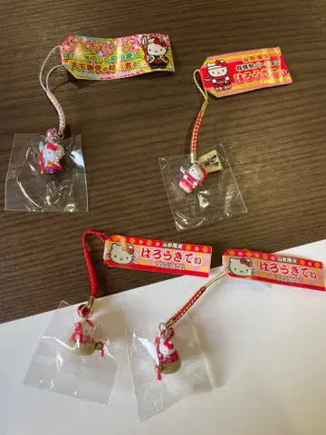 헬로키티 야마가타현 한정판 스트랩 세트 4개