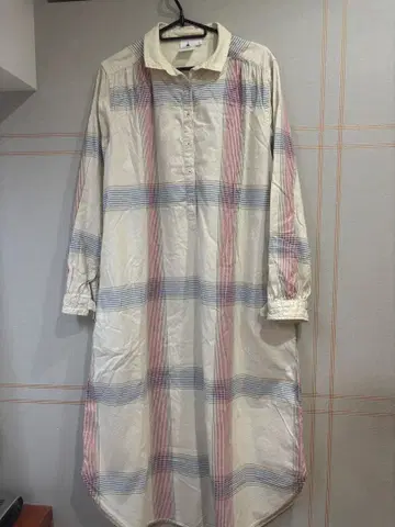 niko and - 니코앤드의 아이보리 체크 무늬 셔츠 원피스 M