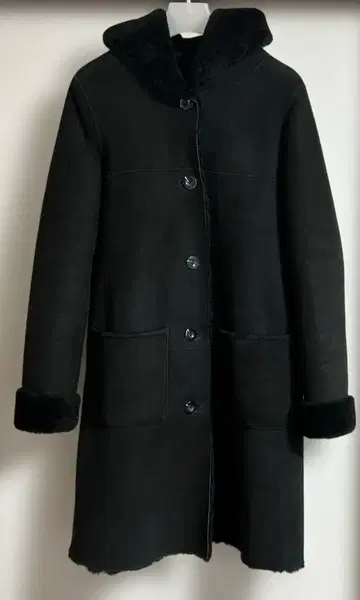 무스탕 코트 블랙 후드 부착