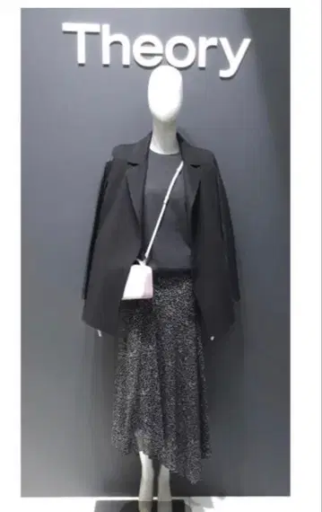 띠어리 흑백 도트 비대칭 롱 스커트 사이즈 2