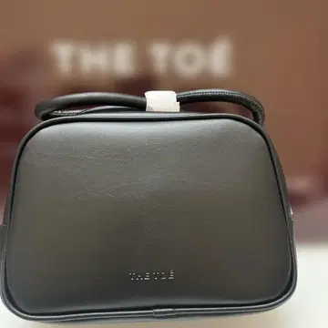 THE TOE 블랙 숄더백