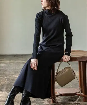 NOBLE 컬러 블록 니트 원피스 네이비