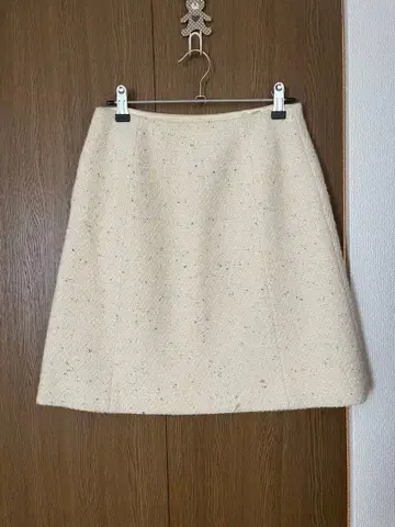 화이트 크림색 타이트 스커트 사이즈 32
