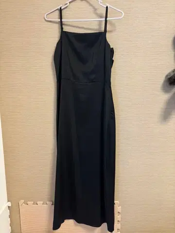 Treat Urself 트리트유어셀프 원피스