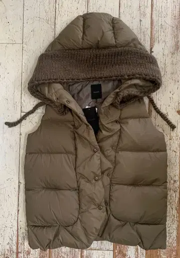 택 포함 새상품 Munich 다운 베스트 카키