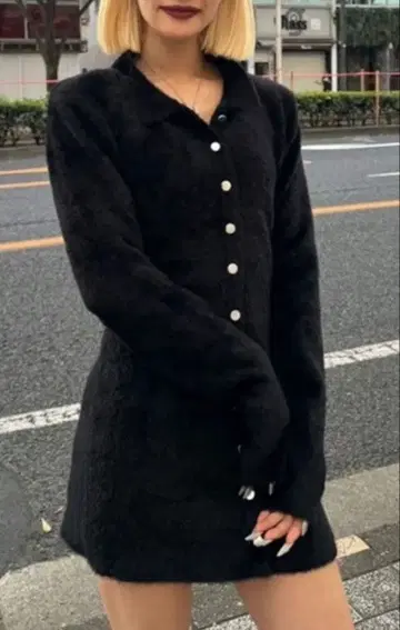 [ ACLENT ] 프론트 버튼 샤기 니트 미니 드레스