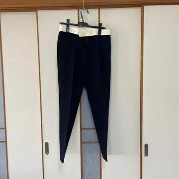 네이비 테이퍼드 팬츠 사이즈 38