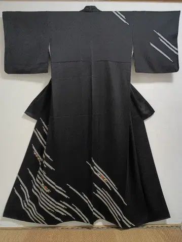 츠케사게 순수 실크 이중 기모노 블랙 베이스 문양