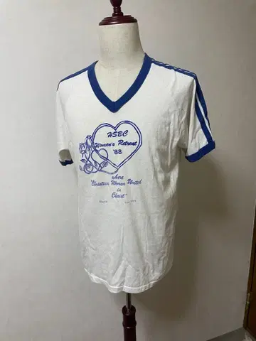 구제 의류 1988년 하트형 로고 V넥 T셔츠