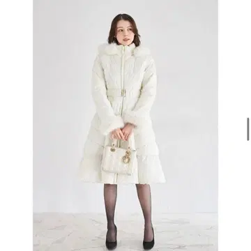 tocco 탈부착 가능한 퍼 & 벨트 포함 핏 & 플레어 퀼팅 코트