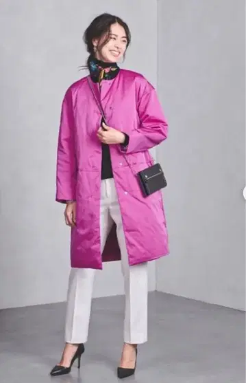 핑크 롱 코트 심플한 디자인