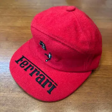 빈티지 Ferrari 캡 로고 자수 빨간색