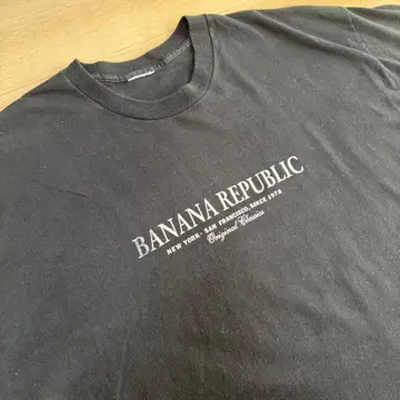 [ 새상품급 ] BANANA REPUBLIC 블랙 T셔츠 싱글스티치