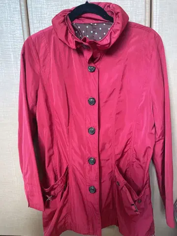 빨간색 숏 자켓 코트