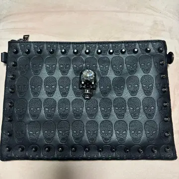 스컬 디자인 클러치백