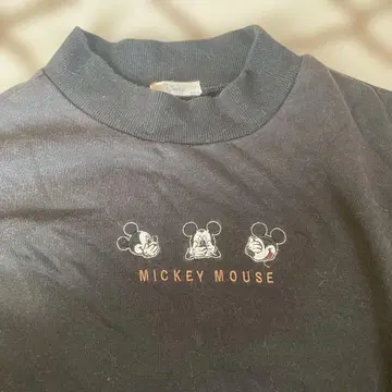 미키마우스 블랙 맨투맨