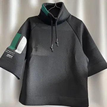 adidas 하이넥 반팔 상의 블랙 판초