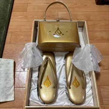골드 일본 의류 신발과 핸드백 세트