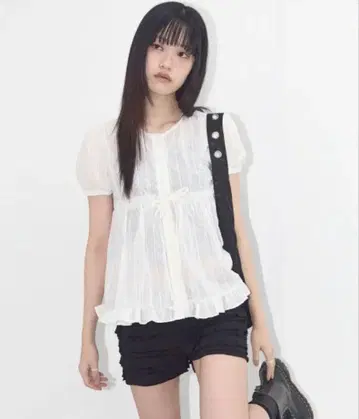 FANCYCLUB 셔링 퍼프 블라우스