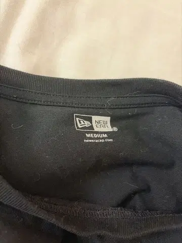 NEW ERA 블랙 T셔츠 M