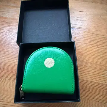 황궁 내 한정품 국화 문양 코인 케이스