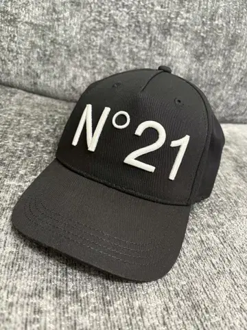 새상품급 누메로 21 N21 야구 모자 블랙