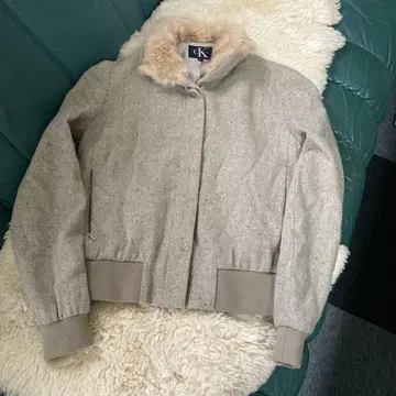 Calvin Klen 퍼 블루종 (연한 브라운) 사이즈 4