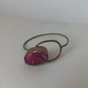 놋쇠 핑크 크리스탈 뱅글 유라쿠초 마루이에서 구매