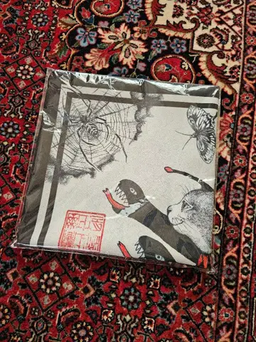 보자기 고양이와 나비, 거미 디자인