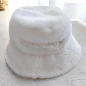 SEVENTEEN RIGHTHEAR 화이트 퍼 버킷 햇