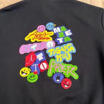 AMPTAKxCOLORS 후드티