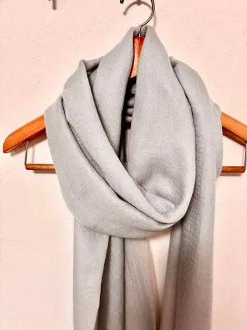 DoCLASSE 라이트 그레이 프린지 캐시미어 100% 머플러