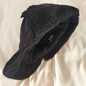 TAION(타이온) 마운틴 리버서블 다운 x 보아 웜캡