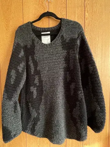 tiny dinosaurs 크루넥 스웨터 사이즈 38 그레이 x 블랙