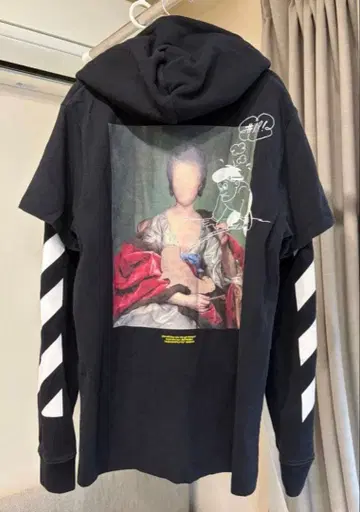 아트 프린트 포함 블랙 후드티