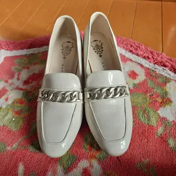 ANTEPRIMA 베이지 체인 로퍼